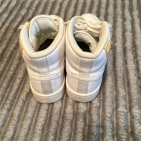 Nike Women's Court Royale 2 Mid Shoes Size 9 - Picture 2 of 10